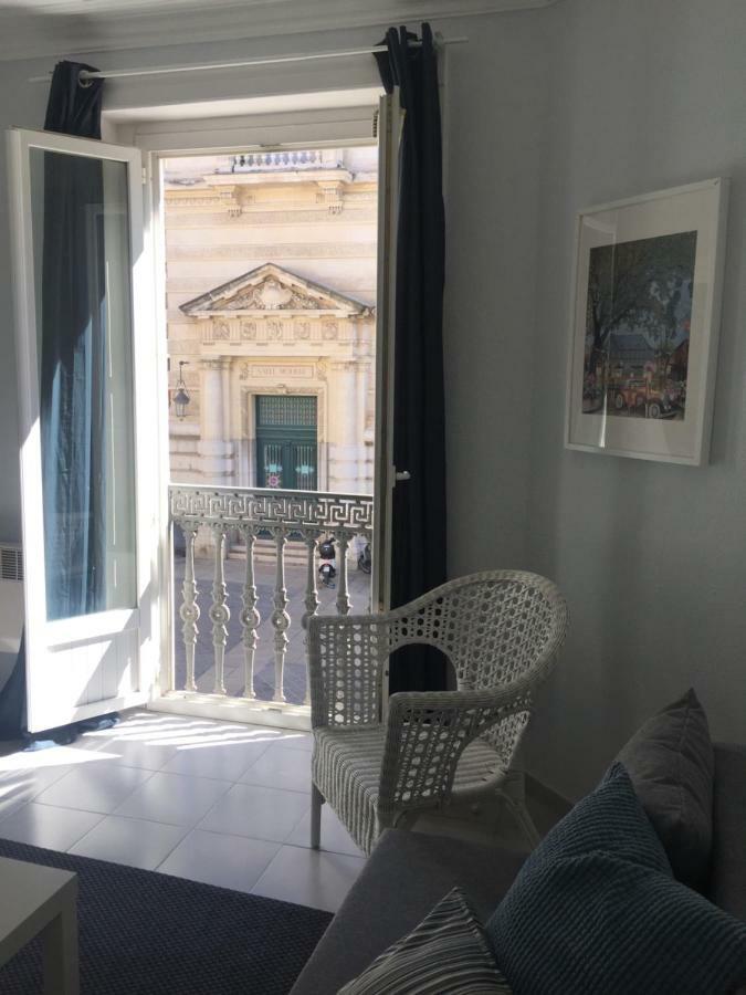 Place Comedie Moliere Apartment มงต์เปอลิเยร์ ภายนอก รูปภาพ